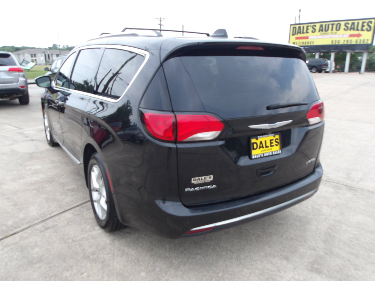 Used 2020 Chrysler Pacifica Limited image 14