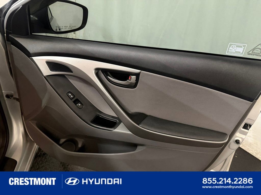 Used 2015 Hyundai Elantra SE w/ Option Group 02 image 31