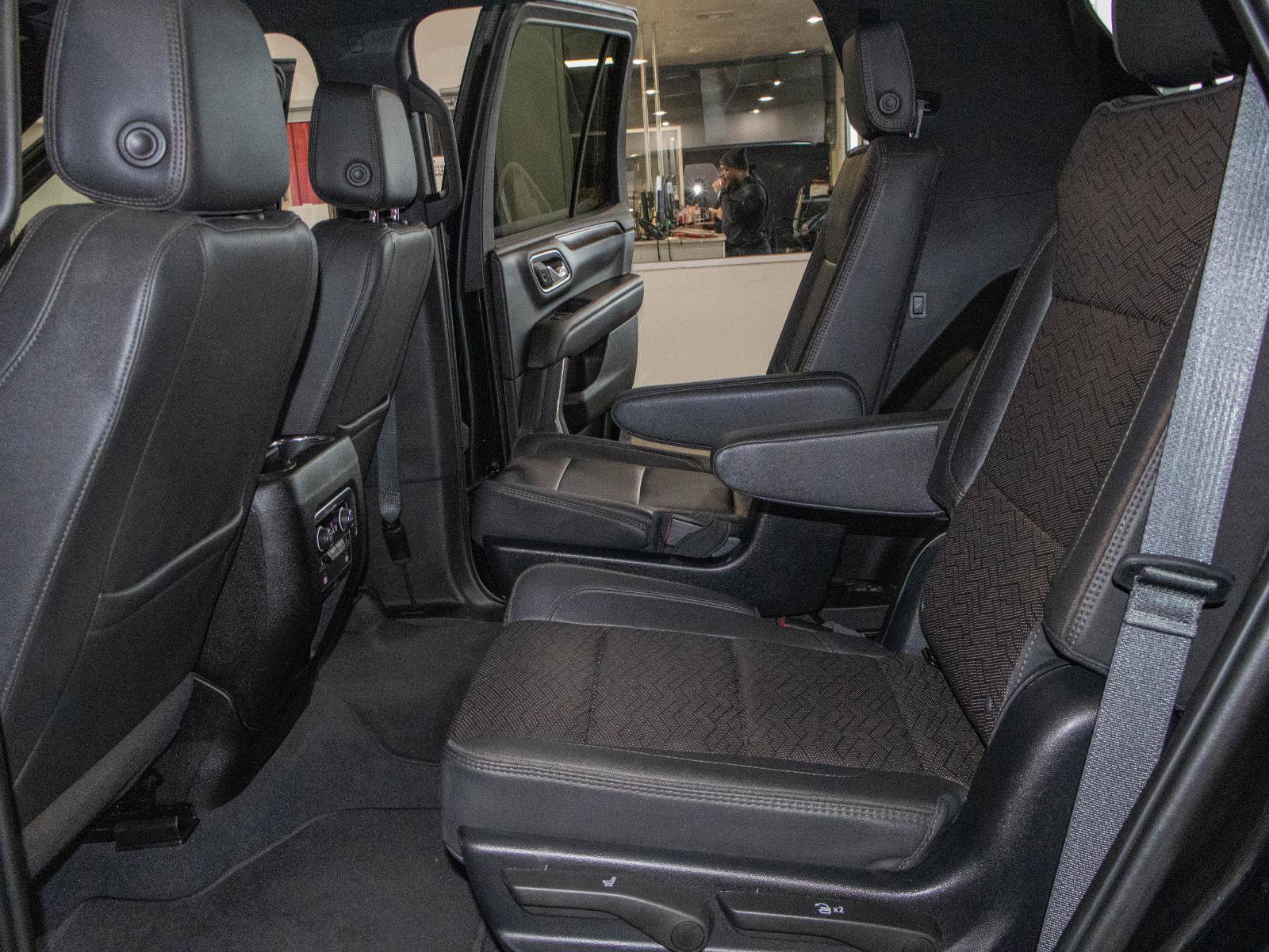 Used 2023 Chevrolet Tahoe High Country AWD/4WD image 15