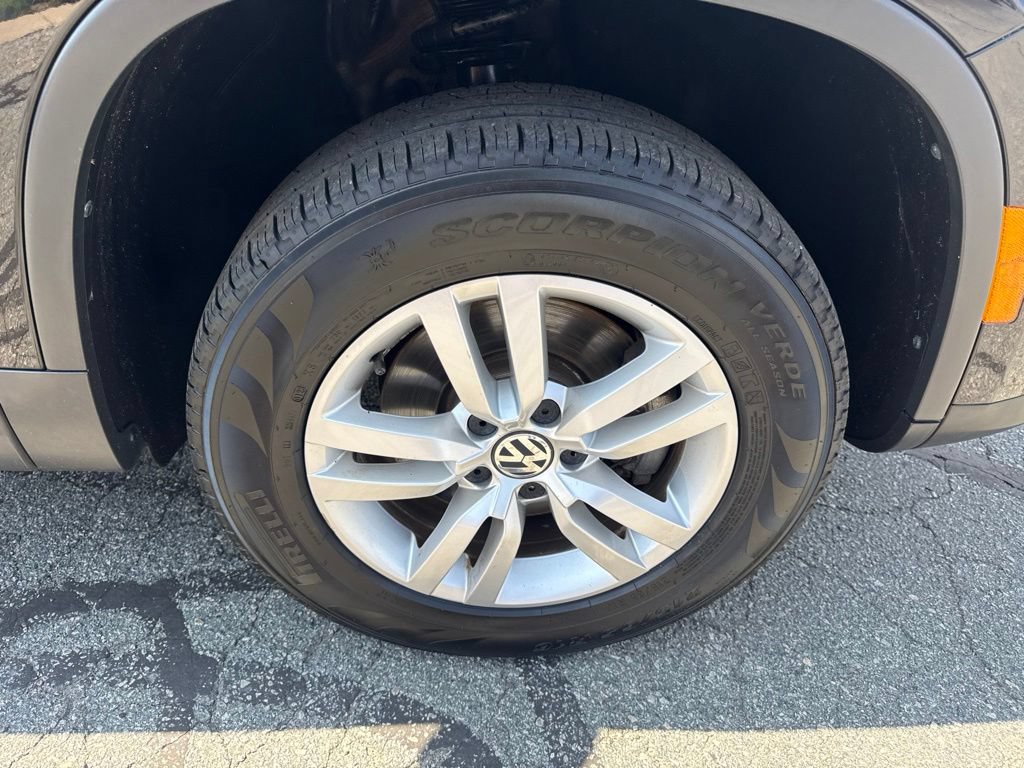 Used 2017 Volkswagen Tiguan S AWD/4WD image 10
