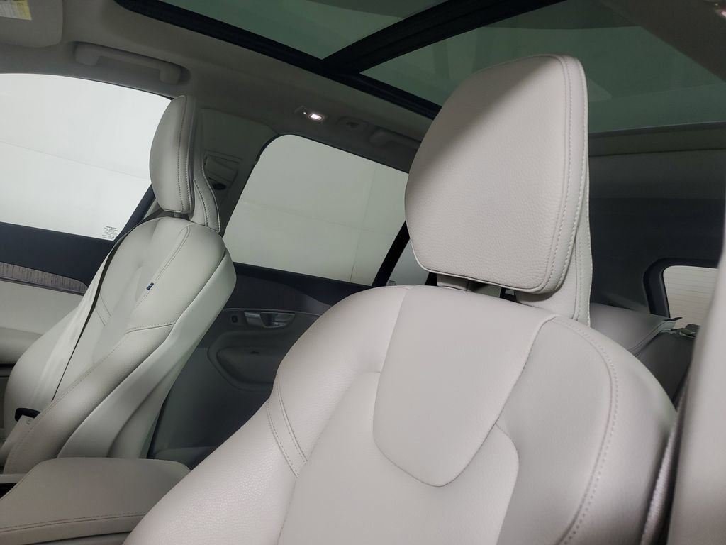 Certified 2024 Volvo XC90 T8 Plus w/ Protection Package image 27