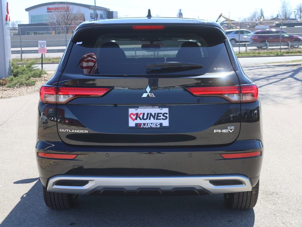 New 2025 Mitsubishi Outlander SE image 8