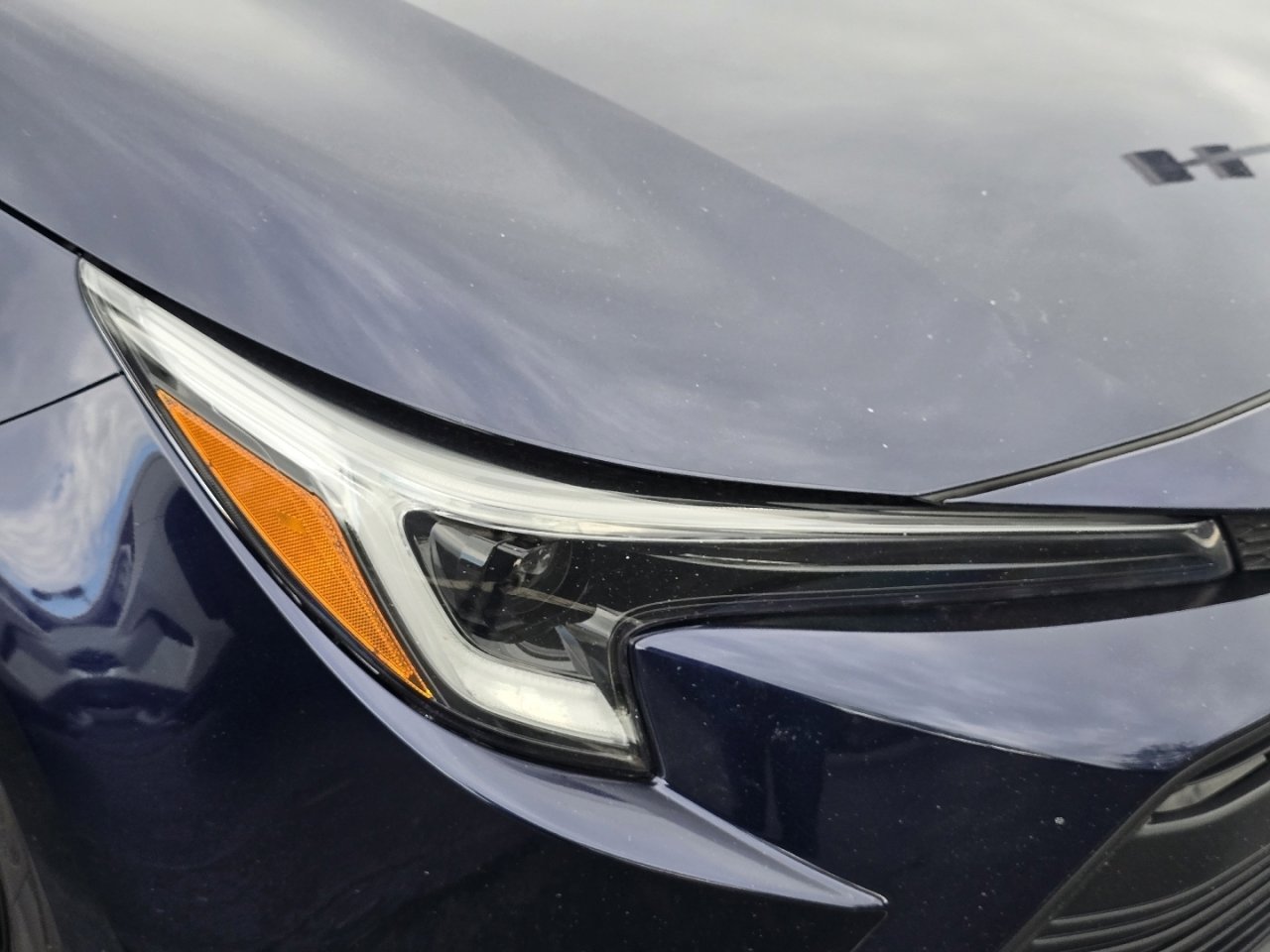 Used 2025 Toyota Corolla LE FWD image 18