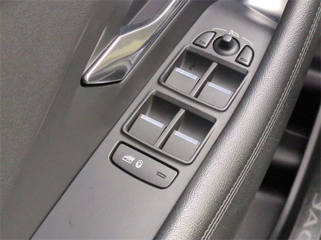 Used 2020 Jaguar E-PACE SE image 25