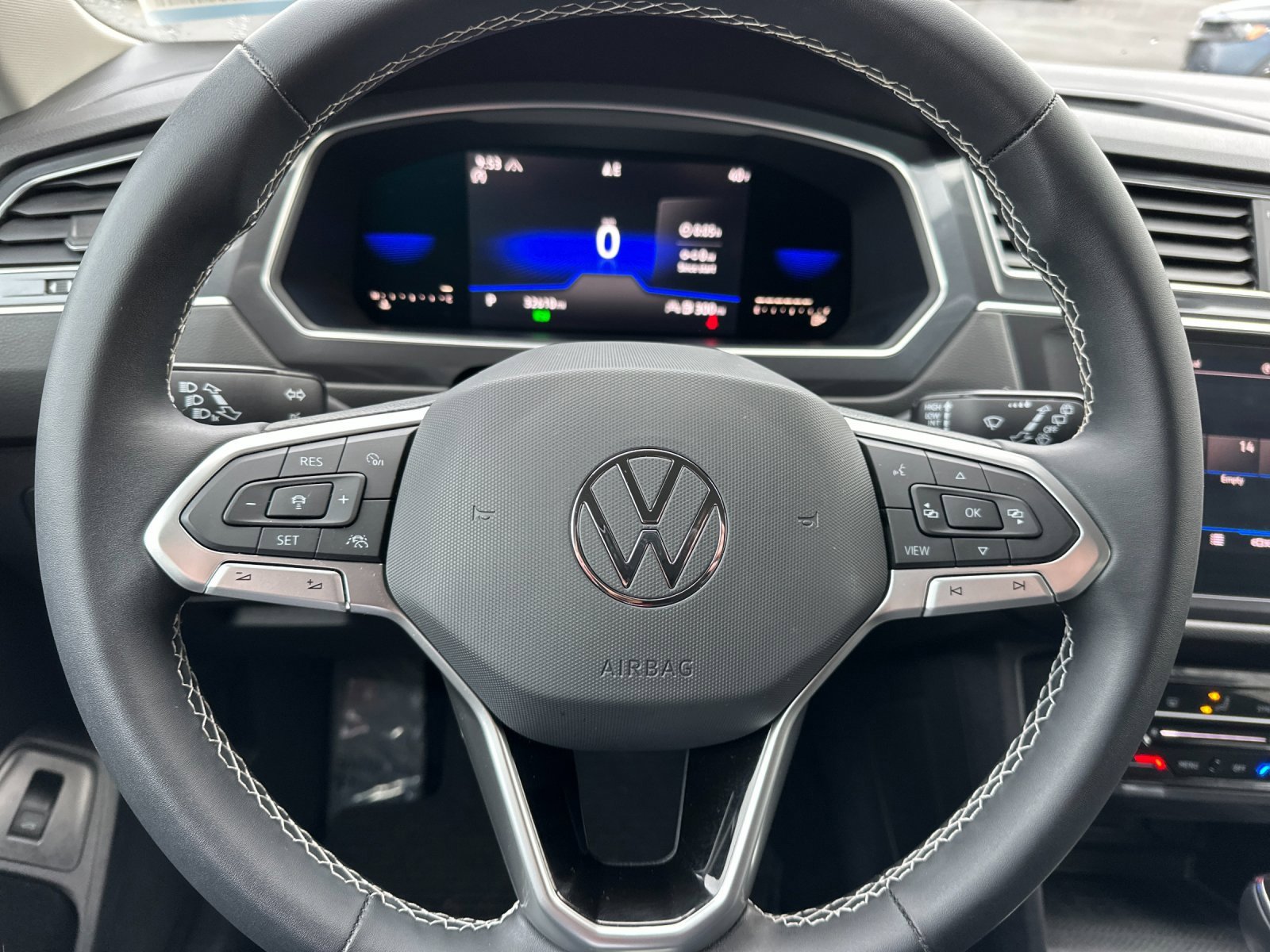 Used 2022 Volkswagen Tiguan SE image 23