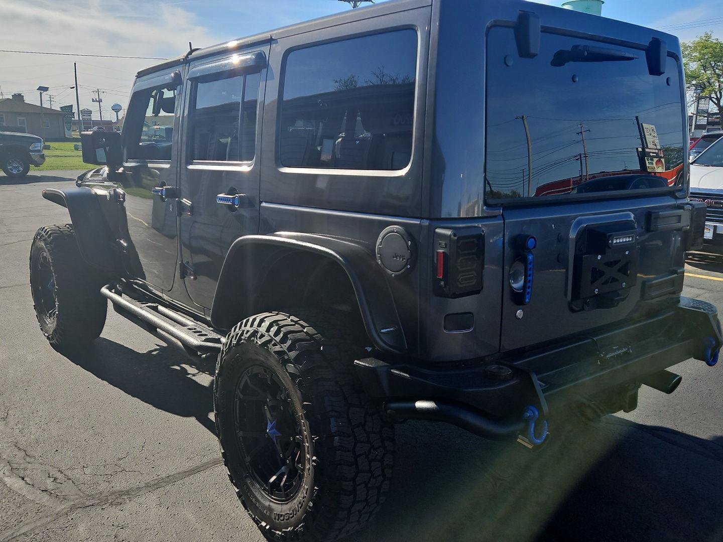 Used 2016 Jeep Wrangler Unlimited Rubicon w/ Connectivity Group AWD/4WD image 6