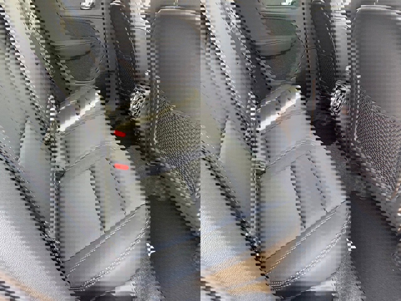 New 2026 Volvo XC40 B5 Ultra w/ Protection Package Premier image 20