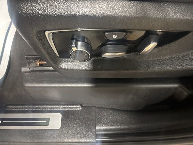 Used 2020 Cadillac Escalade ESV Platinum AWD/4WD image 25