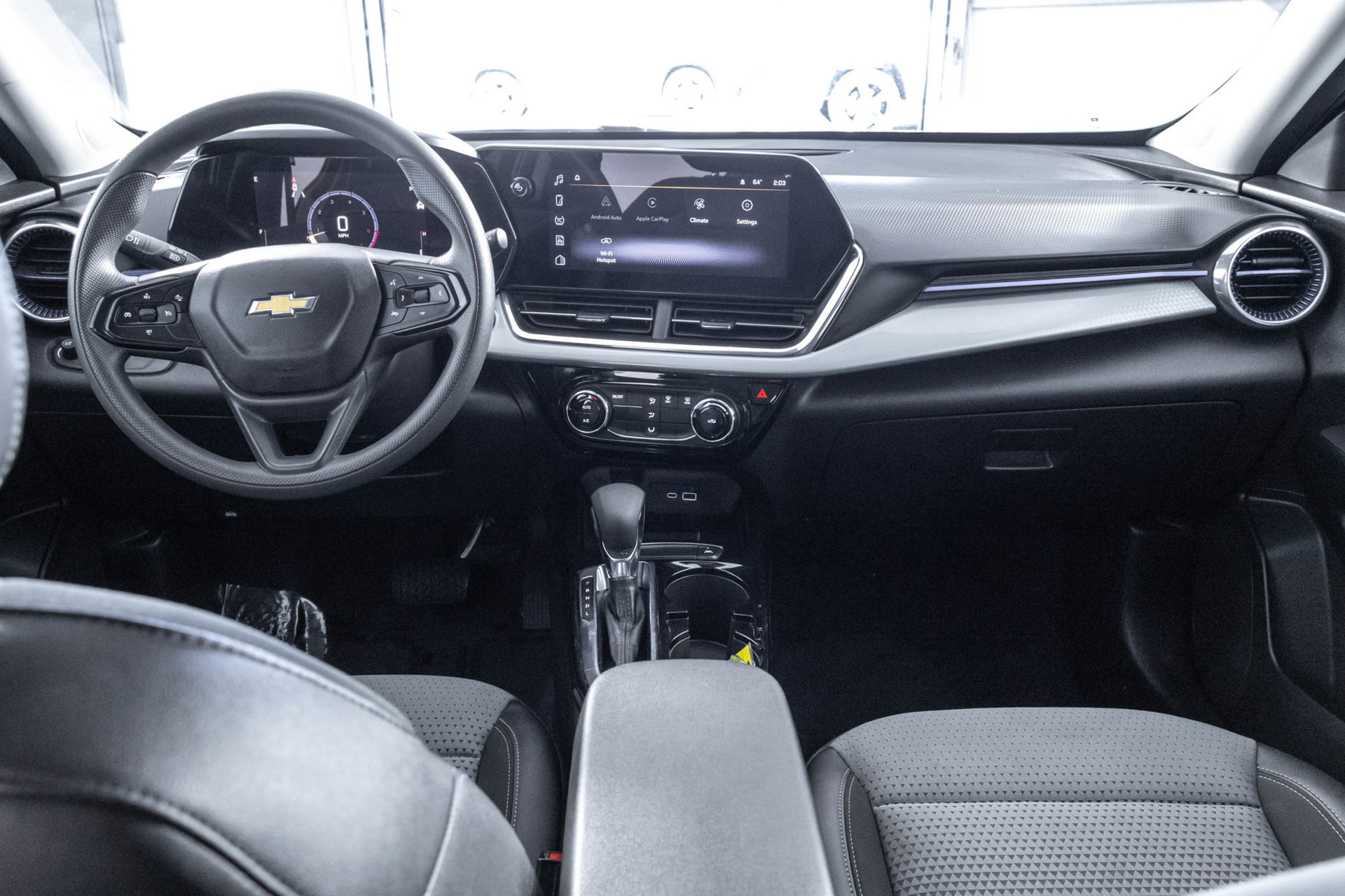 Used 2025 Chevrolet Trax LT FWD image 22