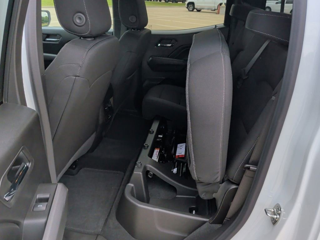 Used 2025 Chevrolet Colorado LT AWD/4WD image 37
