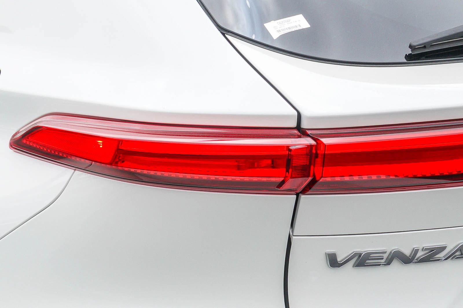 Used 2021 Toyota Venza XLE AWD/4WD image 9