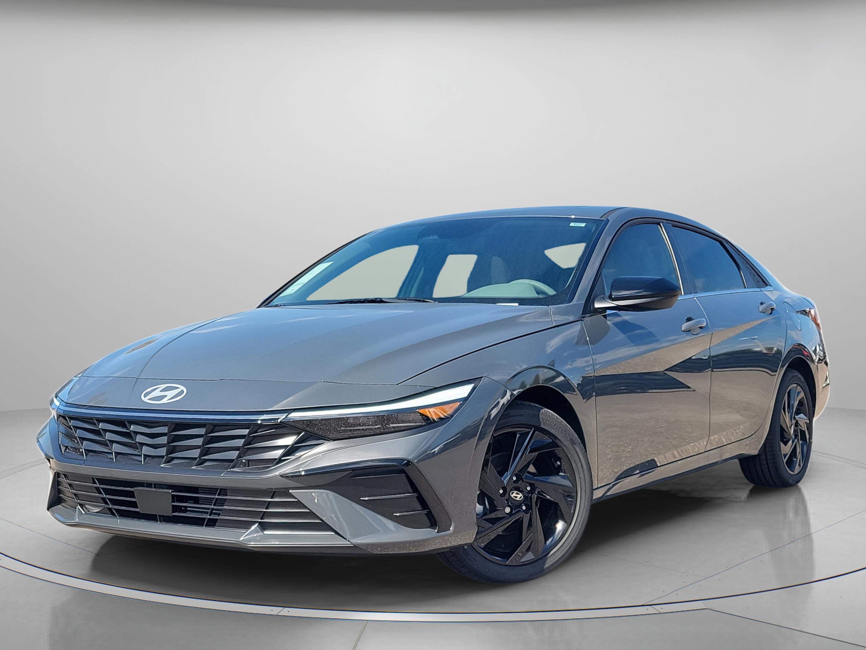 New 2026 Hyundai Elantra SEL Sport image 2