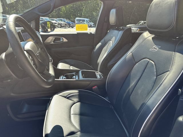 Used 2025 Chrysler Pacifica Limited AWD/4WD image 40