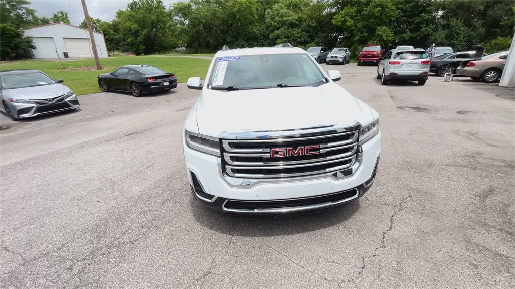 Used 2023 GMC Acadia SLE w/ Driver Convenience Package image 3