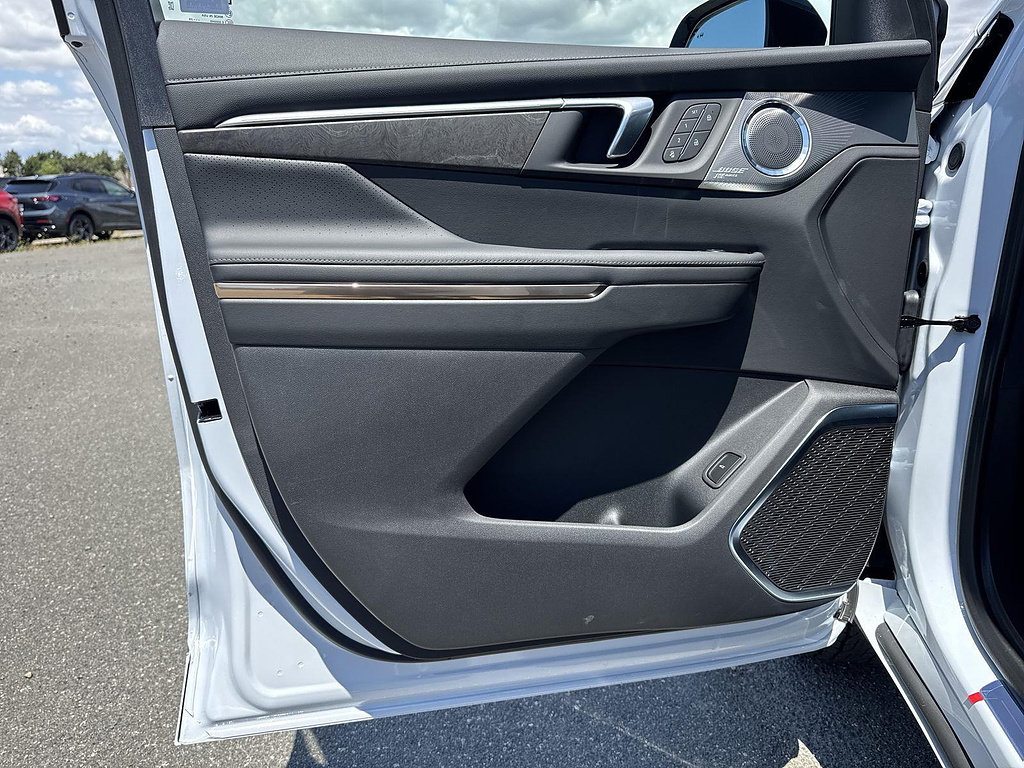 New 2026 Buick Enclave Avenir w/ Super Cruise Package FWD image 19
