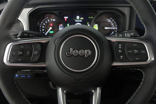 Used 2025 Jeep Wrangler Unlimited Sahara image 12