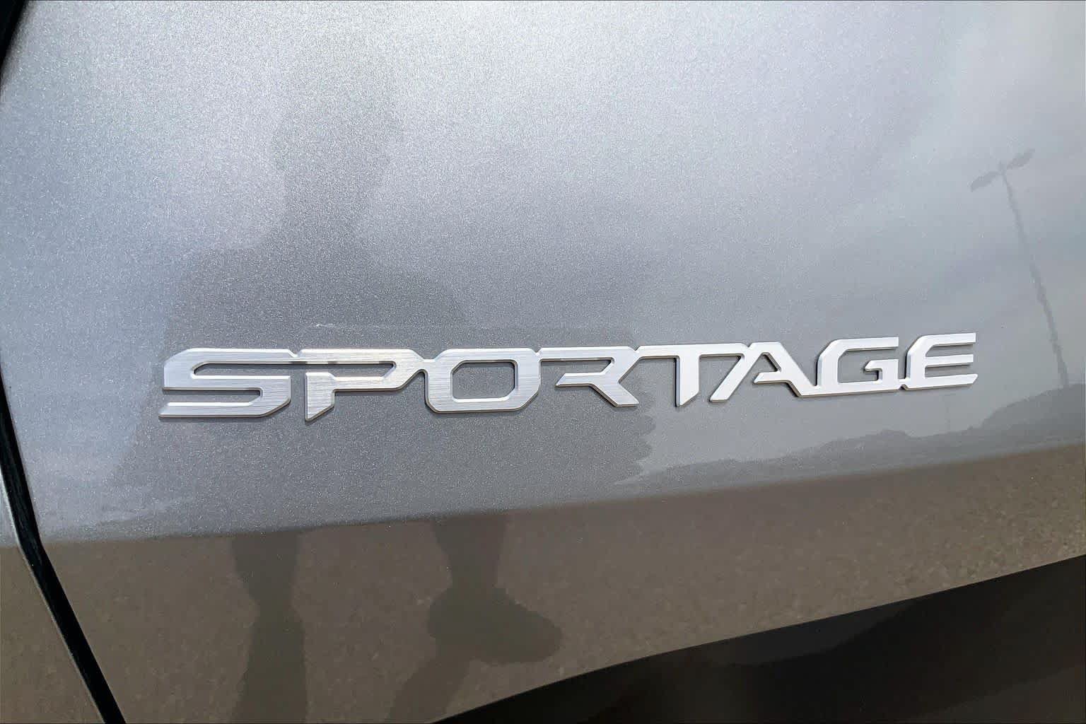 Certified 2024 Kia Sportage LX FWD image 32