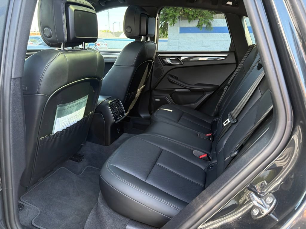 Used 2020 Porsche Macan AWD/4WD image 19