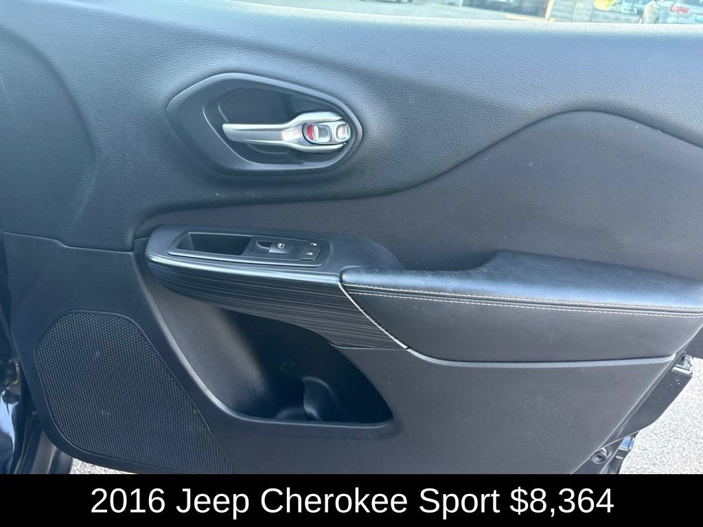 Used 2016 Jeep Cherokee Sport FWD image 16