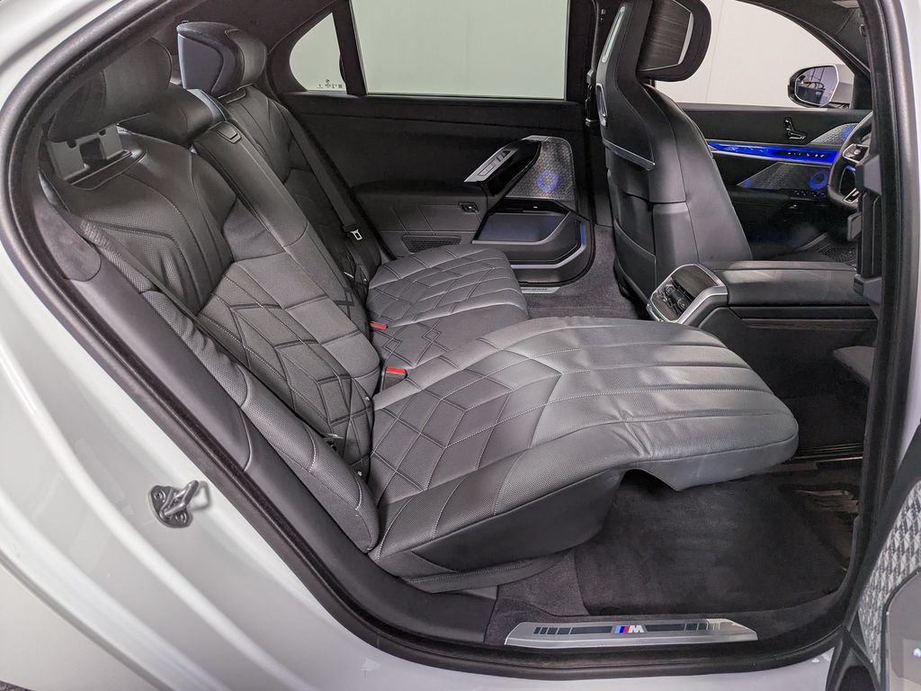 Certified 2024 BMW 760i xDrive AWD/4WD image 35