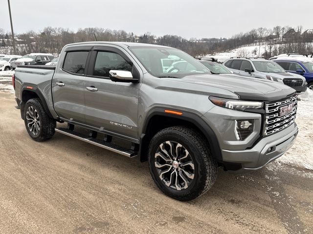 Used 2024 GMC Canyon Denali image 7