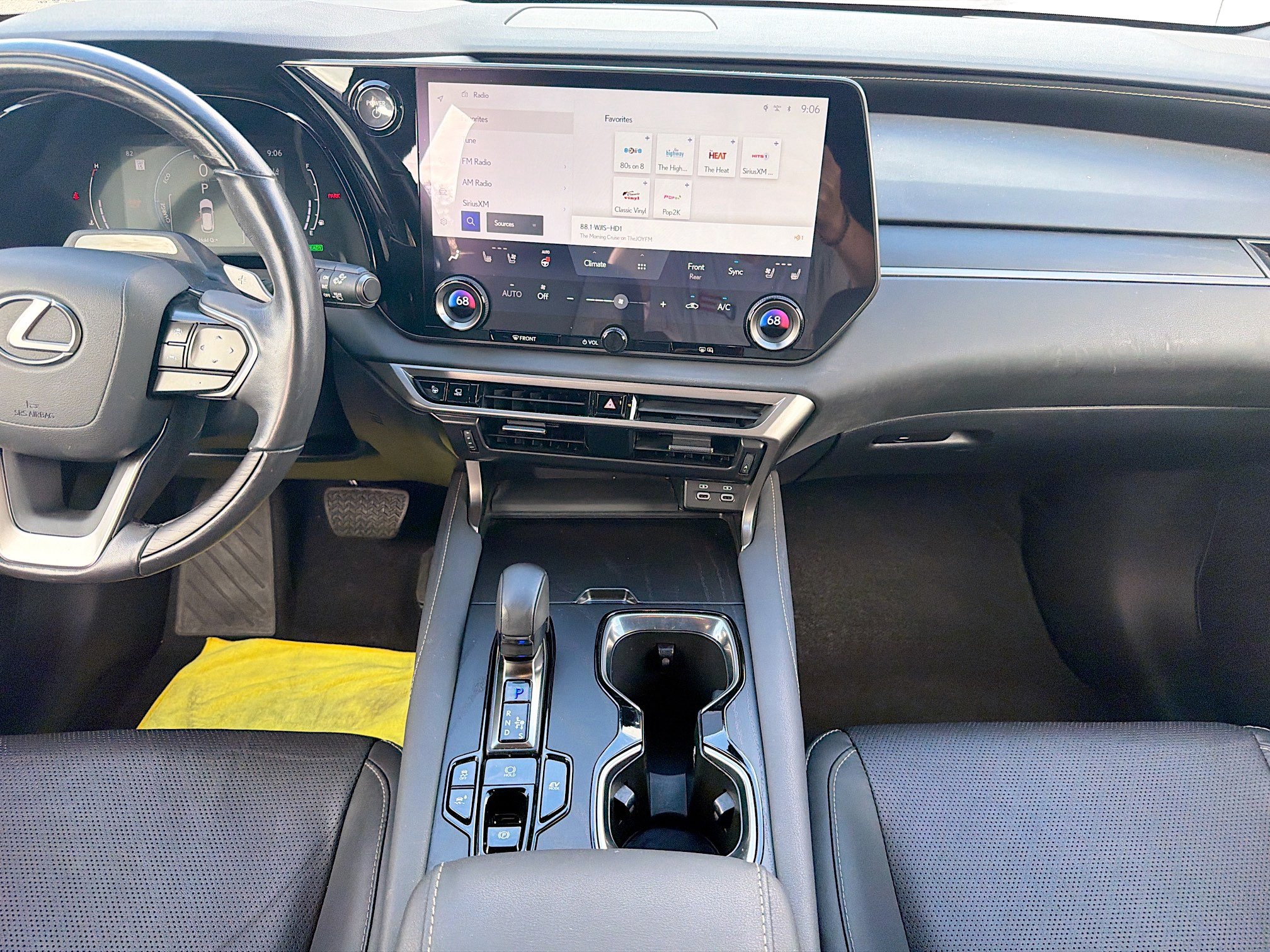 Used 2023 Lexus RX 350 w/ Cold Area Package AWD/4WD image 20