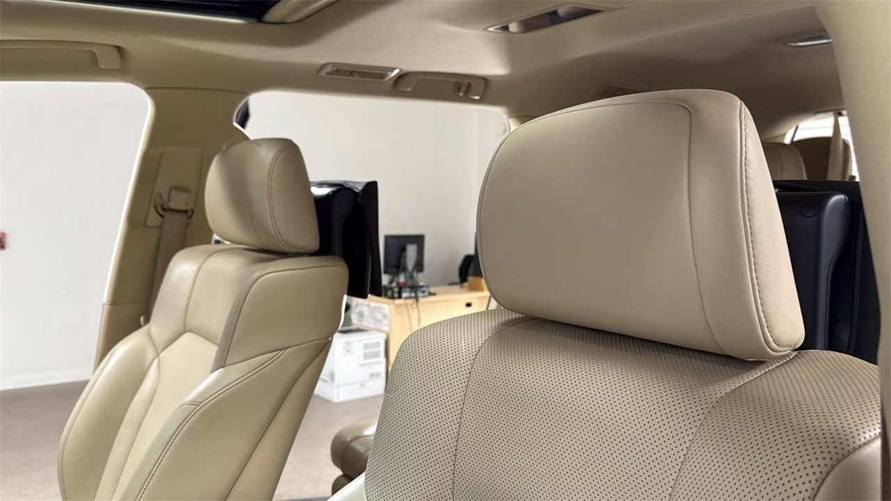 Used 2017 Lexus LX 570 4WD image 13