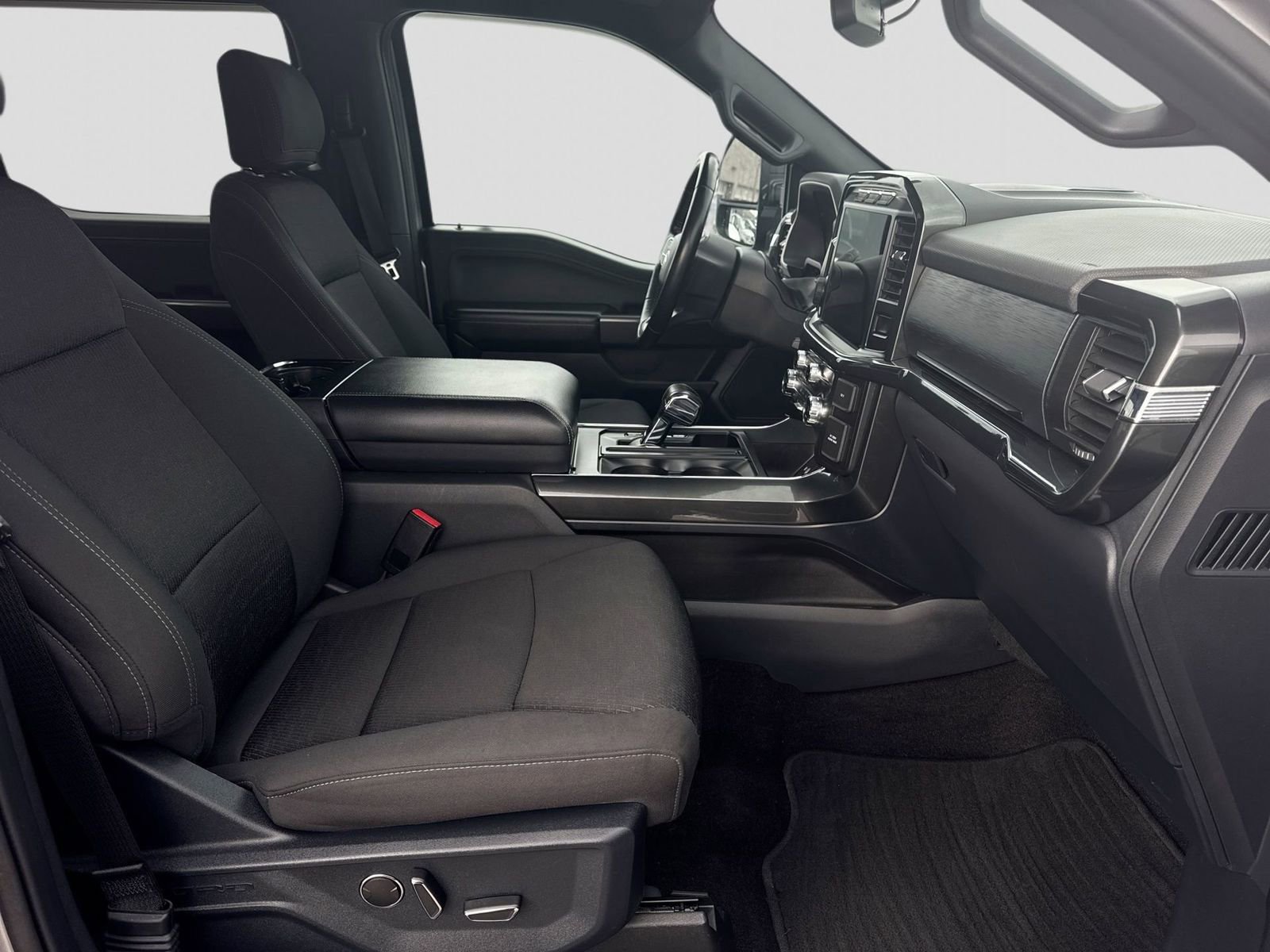 Certified 2021 Ford F150 XLT w/ Equipment Group 302A High image 9