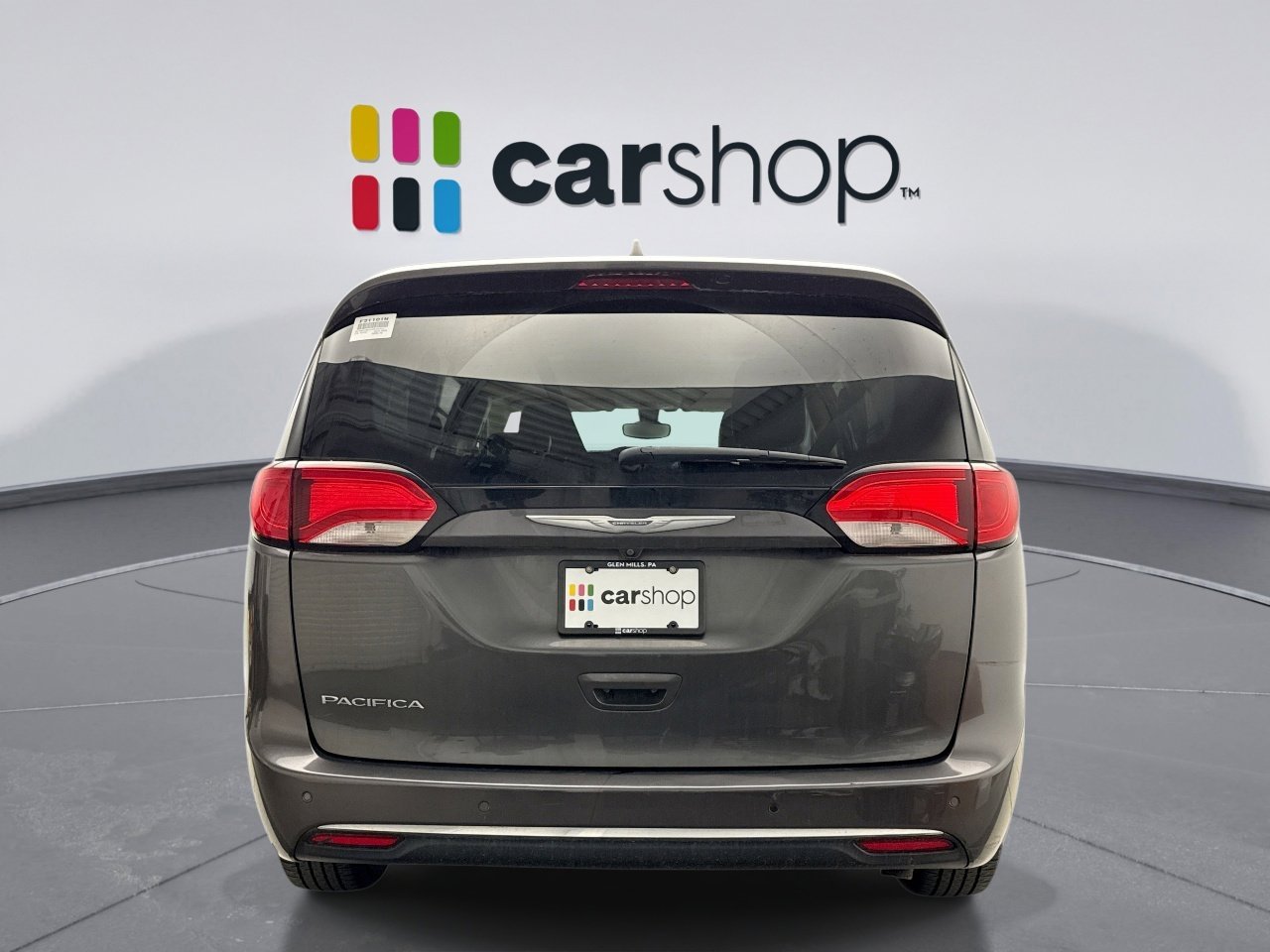 Used 2017 Chrysler Pacifica Touring-L w/ Tire & Wheel Group image 4