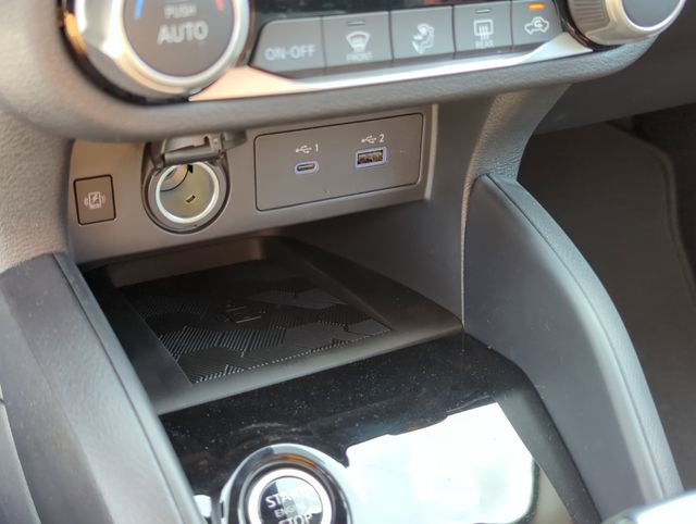 New 2025 Nissan Versa SR w/ Trunk Package image 27