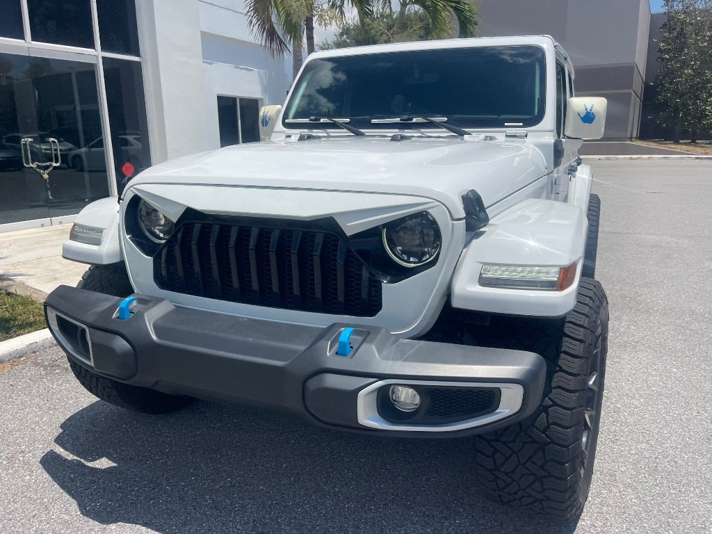 Used 2023 Jeep Wrangler Unlimited Sahara AWD/4WD image 7