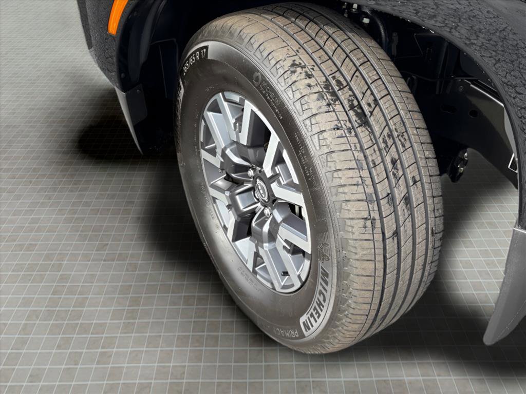 Used 2024 Nissan Frontier SL w/ Technology Package image 24