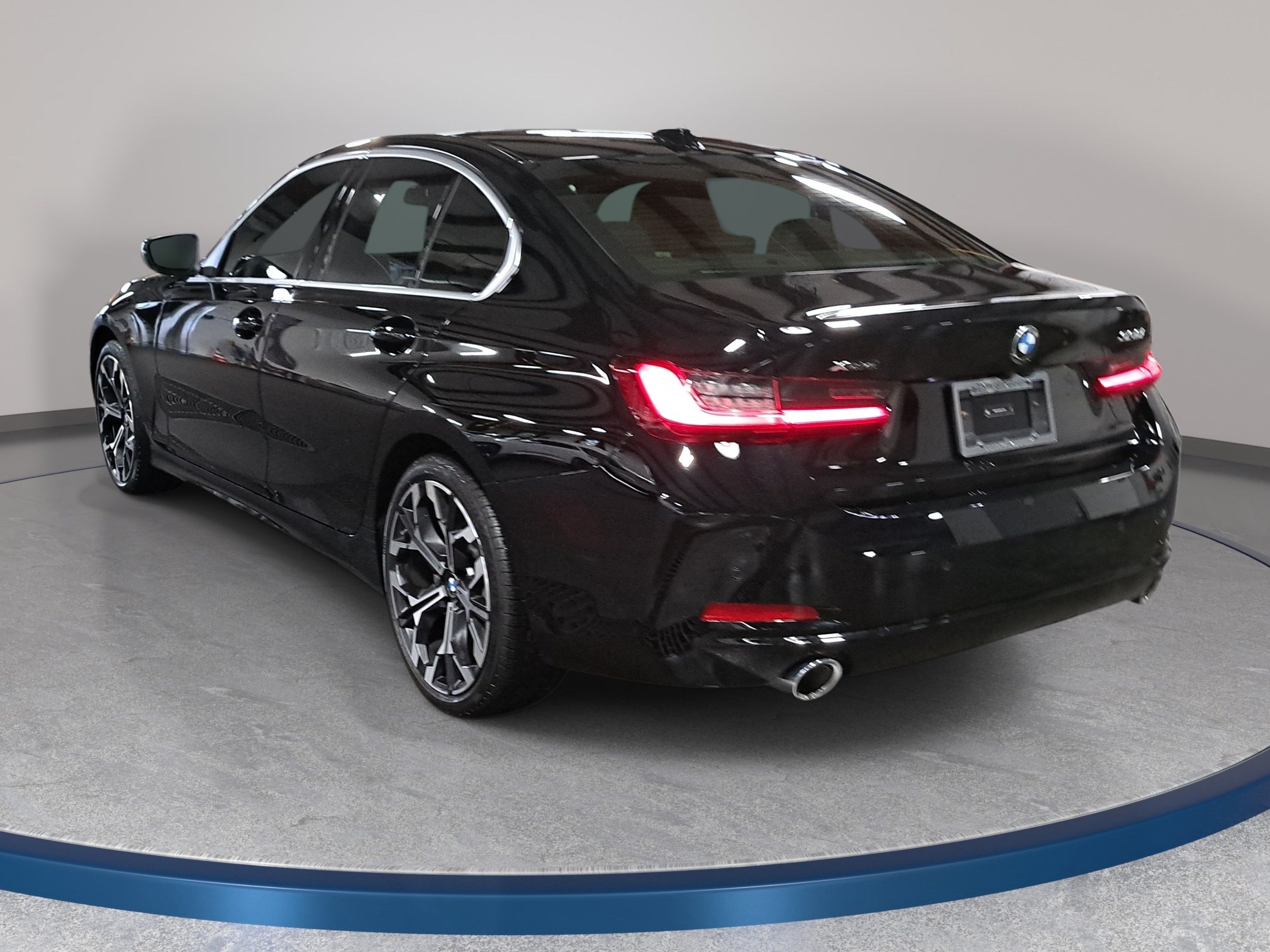 Used 2025 BMW 330i xDrive Sedan w/ Convenience Package AWD/4WD image 8