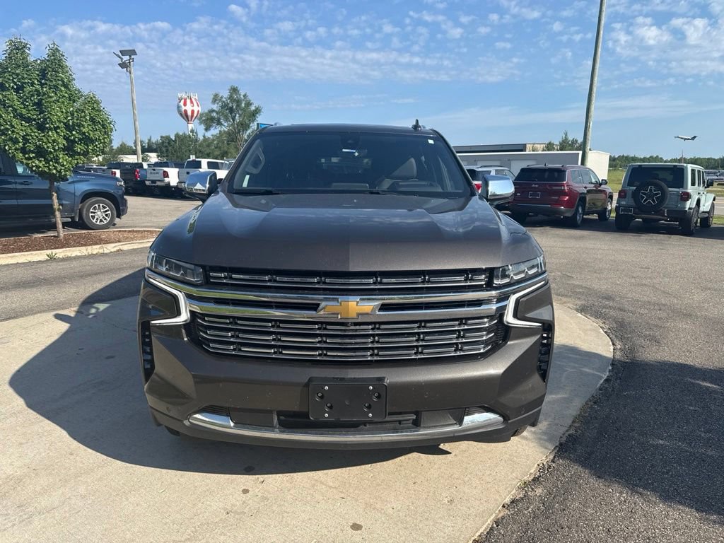Used 2021 Chevrolet Suburban Premier w/ Premium Package AWD/4WD image 2