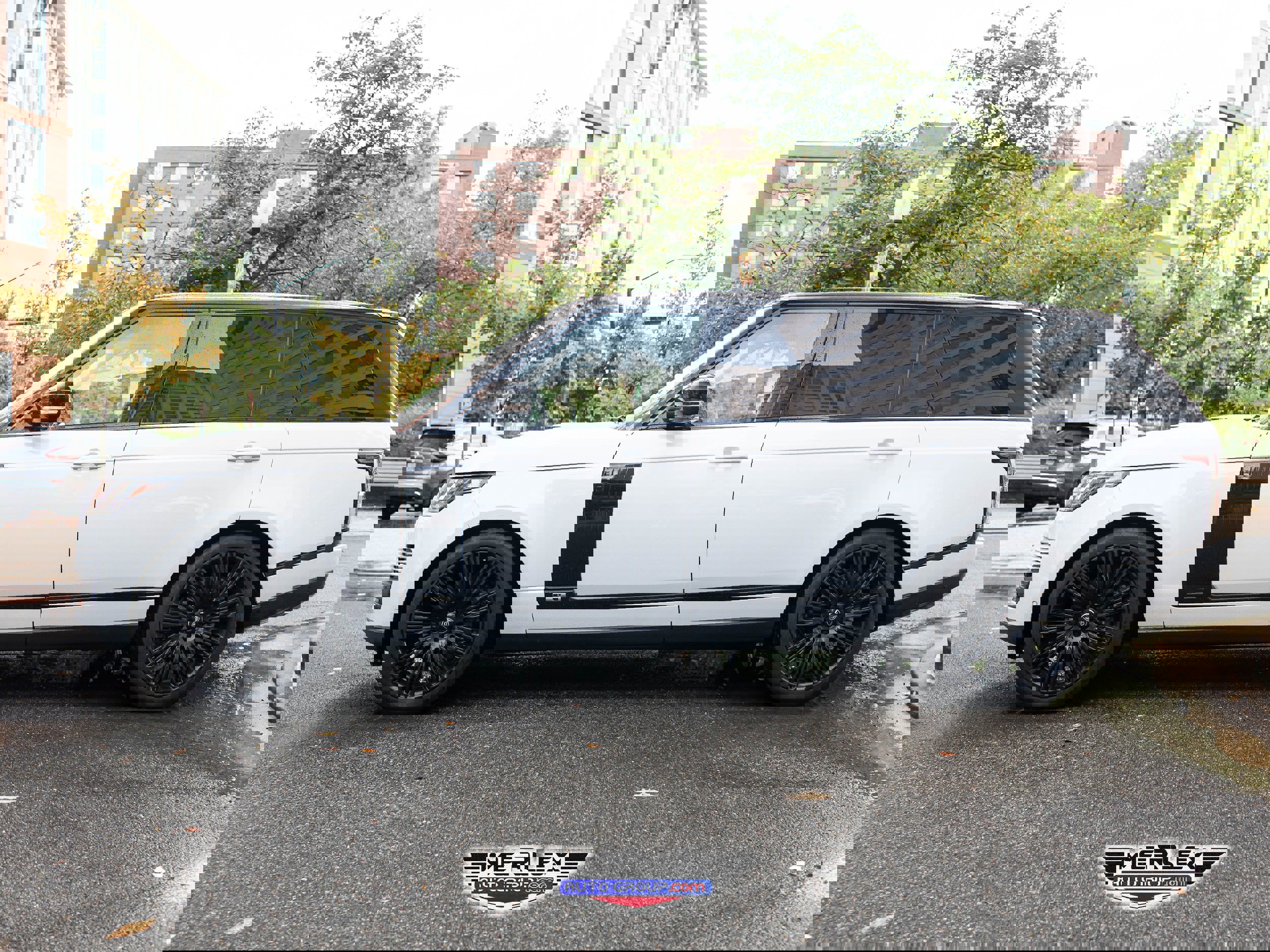 Used 2018 Land Rover Range Rover Long Wheelbase Supercharged image 4