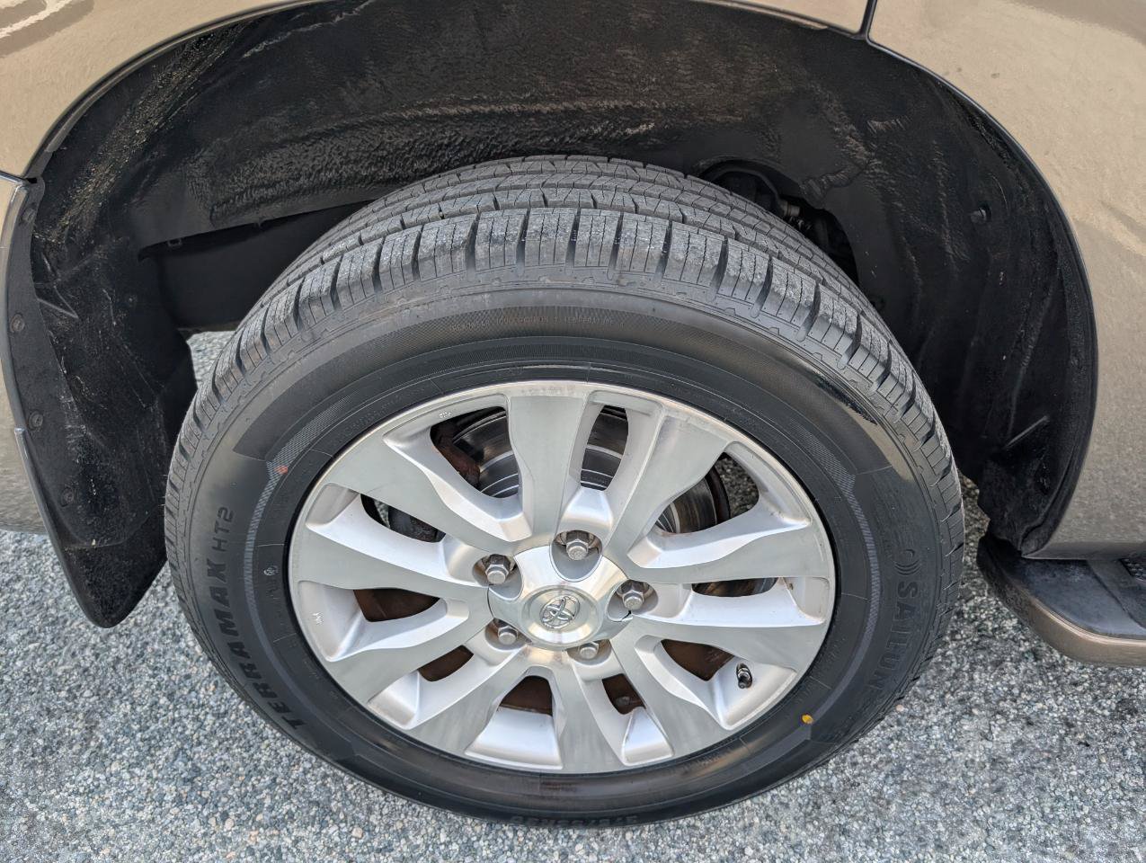 Used 2014 Toyota Sequoia Platinum AWD/4WD image 6