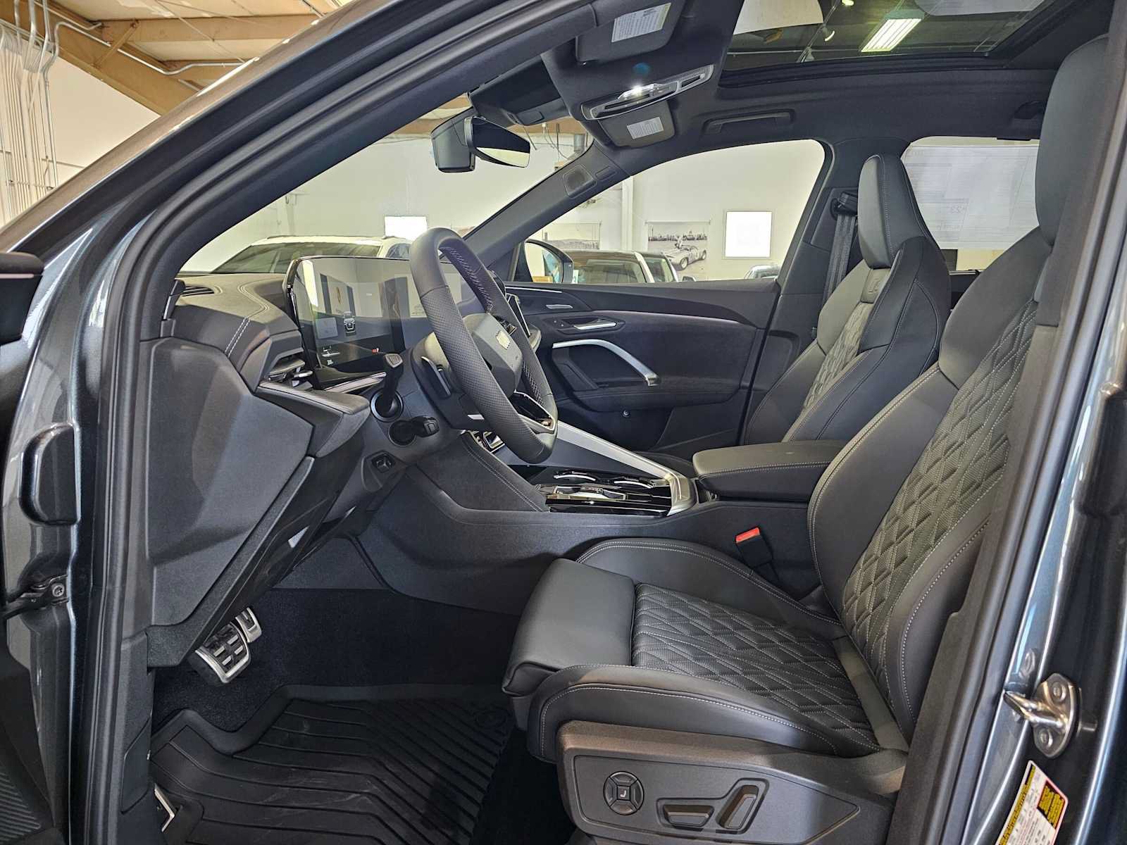 New 2026 Audi SQ5 Prestige AWD/4WD image 23
