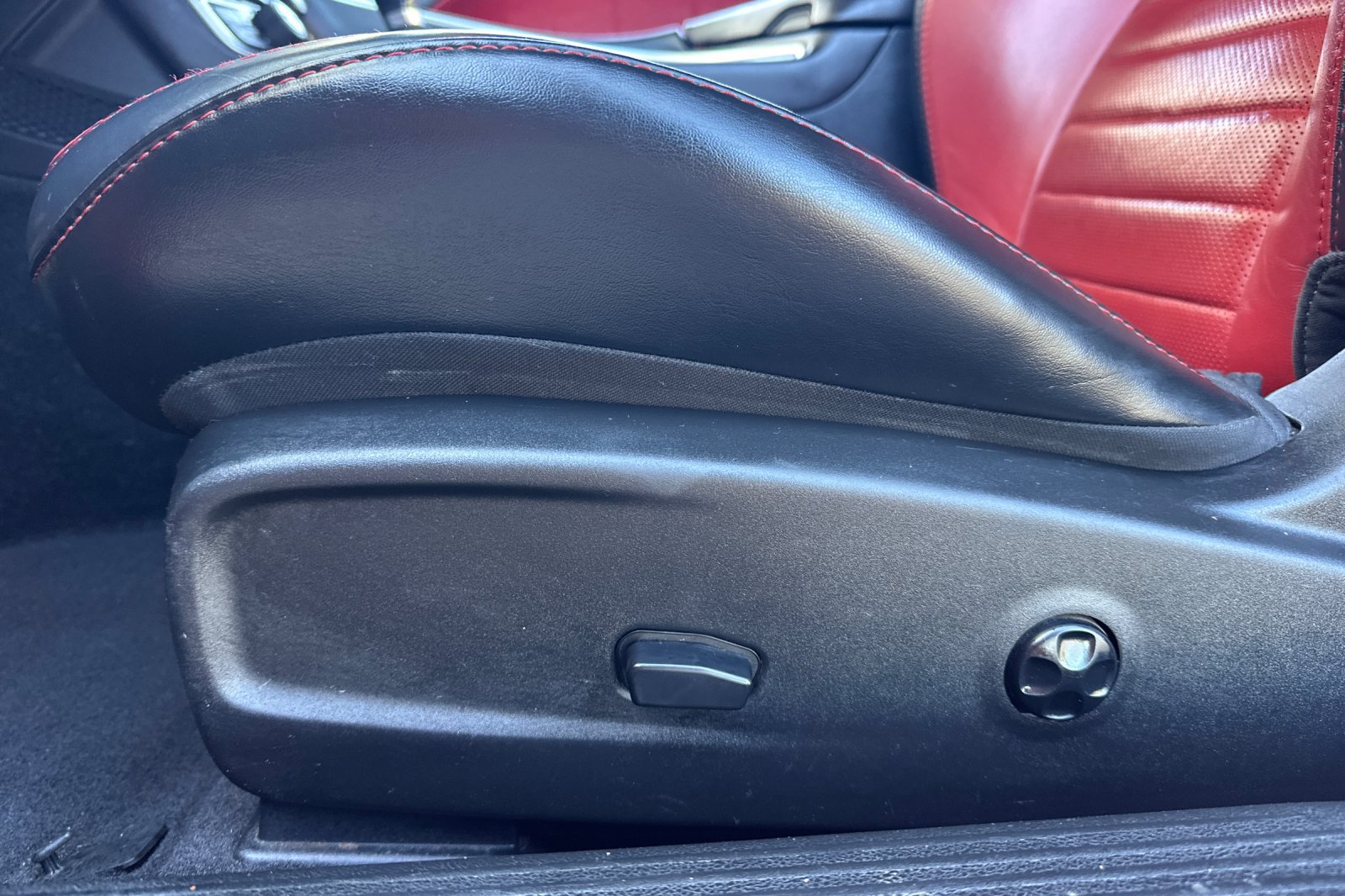 Used 2016 Dodge Challenger R/T Plus RWD image 13