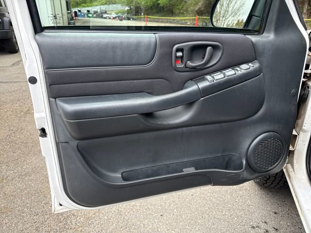 Used 2003 Chevrolet Blazer LS w/ Preferred Equipment Group AWD/4WD image 15