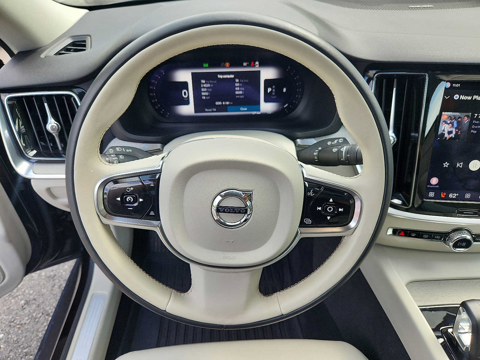 Certified 2024 Volvo V60 B5 Cross Country Plus w/ Protection Package Premier AWD/4WD image 18