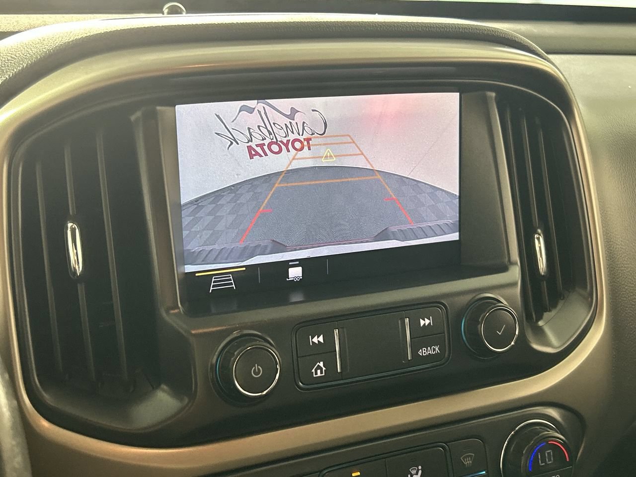 Used 2019 Chevrolet Colorado Z71 AWD/4WD image 17