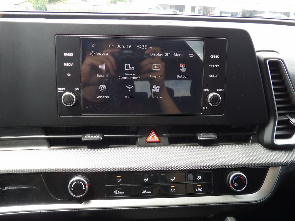 Used 2025 Kia Sportage LX FWD image 17