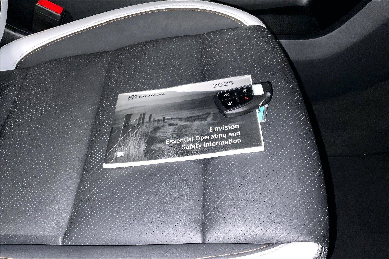 Certified 2025 Buick Envision Sport Touring image 11