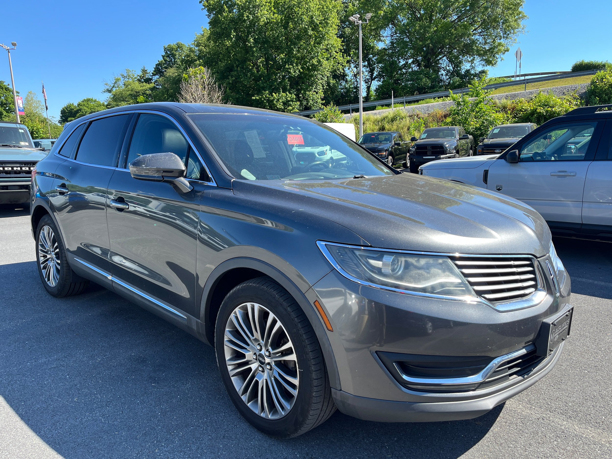 Used 2017 Lincoln MKX Reserve AWD/4WD image 3