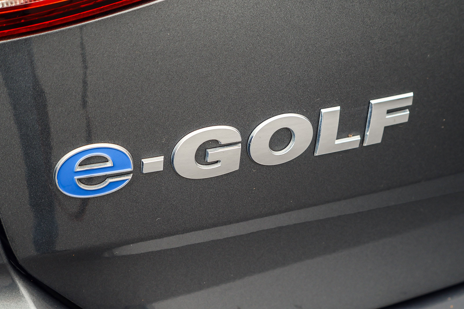 Used 2017 Volkswagen e-Golf SE w/ DC Fast Charging Package image 26