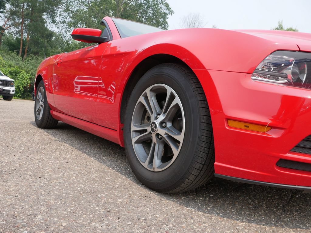 Used 2014 Ford Mustang Premium RWD image 9