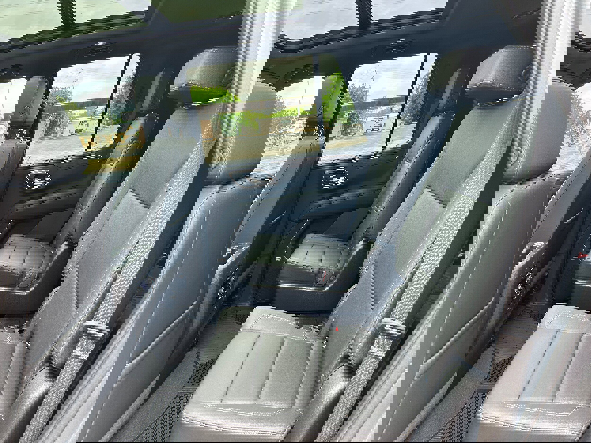 Used 2021 Chevrolet Tahoe LT image 32