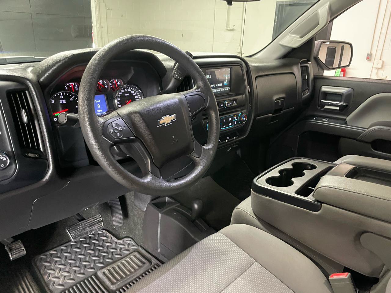 Used 2017 Chevrolet Silverado 1500 Custom w/ Custom Convenience Package AWD/4WD image 20