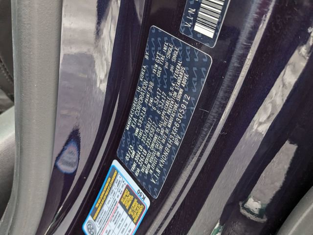 Used 2024 Kia Carnival LX image 31