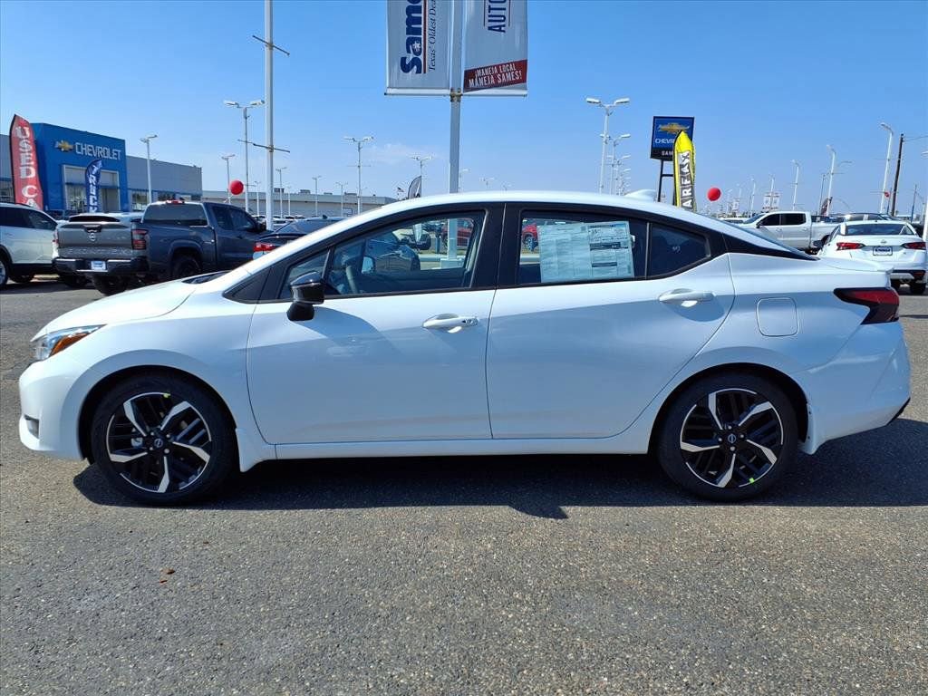 New 2025 Nissan Versa SR w/ Trunk Package image 4